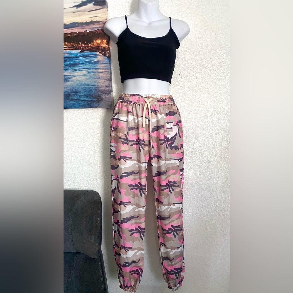 MED Cargo jogger pants Camouflage vibe (pink brown and white)